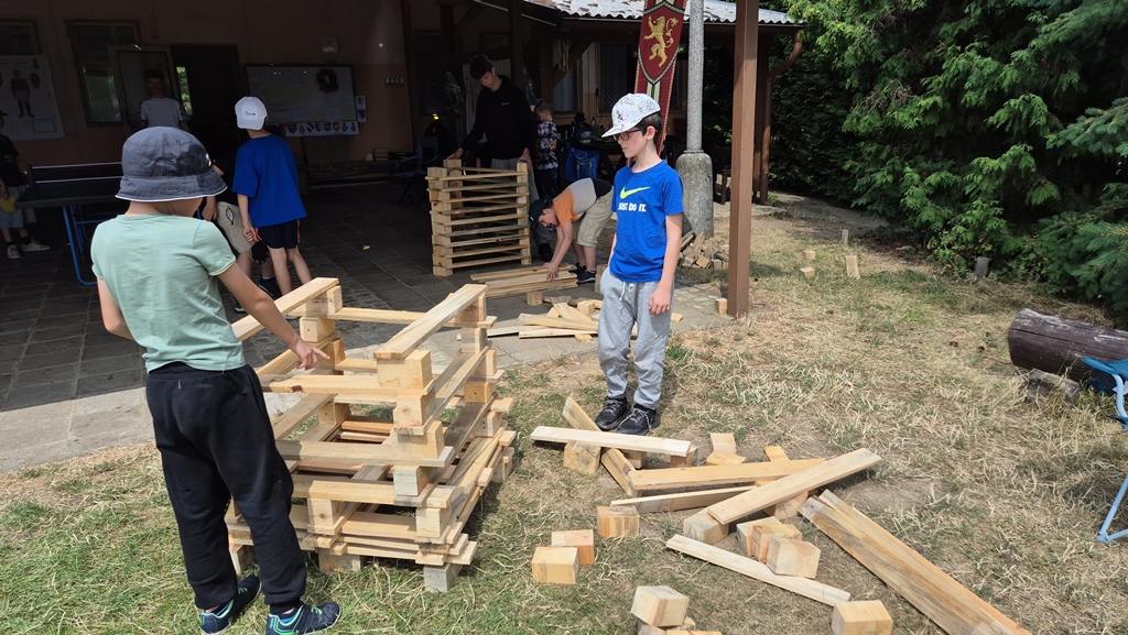 250711_Stavba_opevneni_03