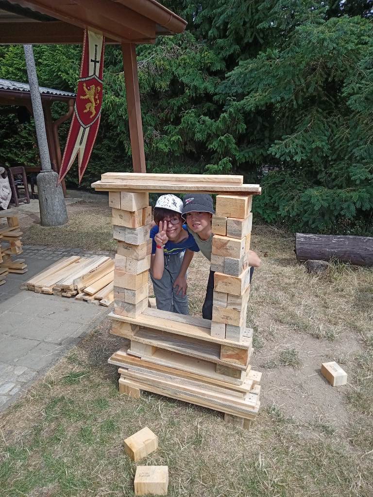 250711_Stavitele_07