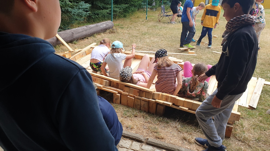 250716_Stavba_opevneni_08